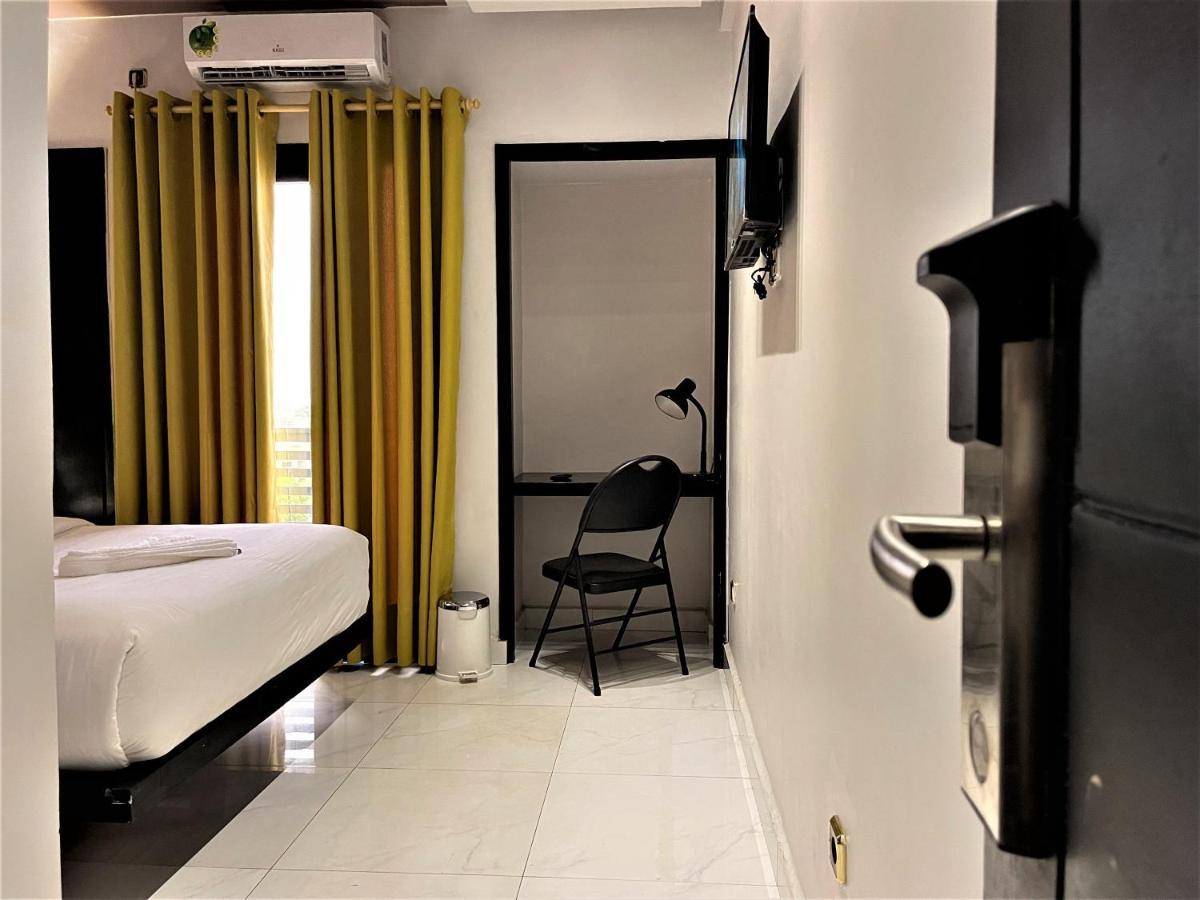Hotel Vendome Douala Eksteriør bilde