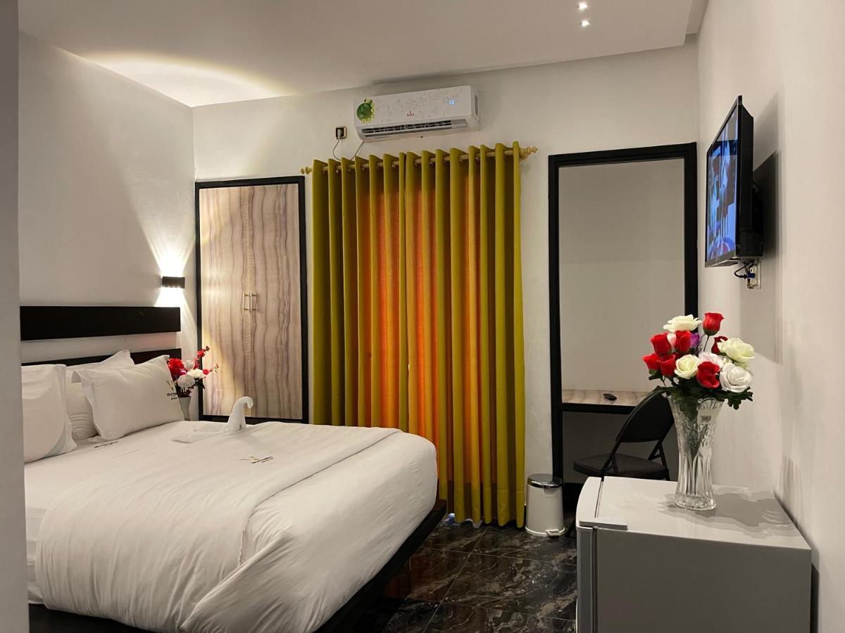 Hotel Vendome Douala Eksteriør bilde