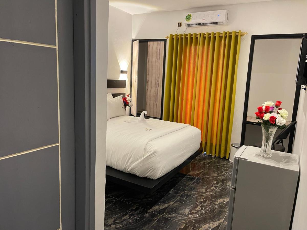 Hotel Vendome Douala Eksteriør bilde