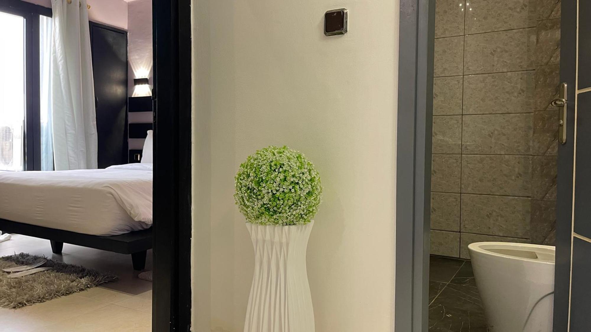 Hotel Vendome Douala Eksteriør bilde